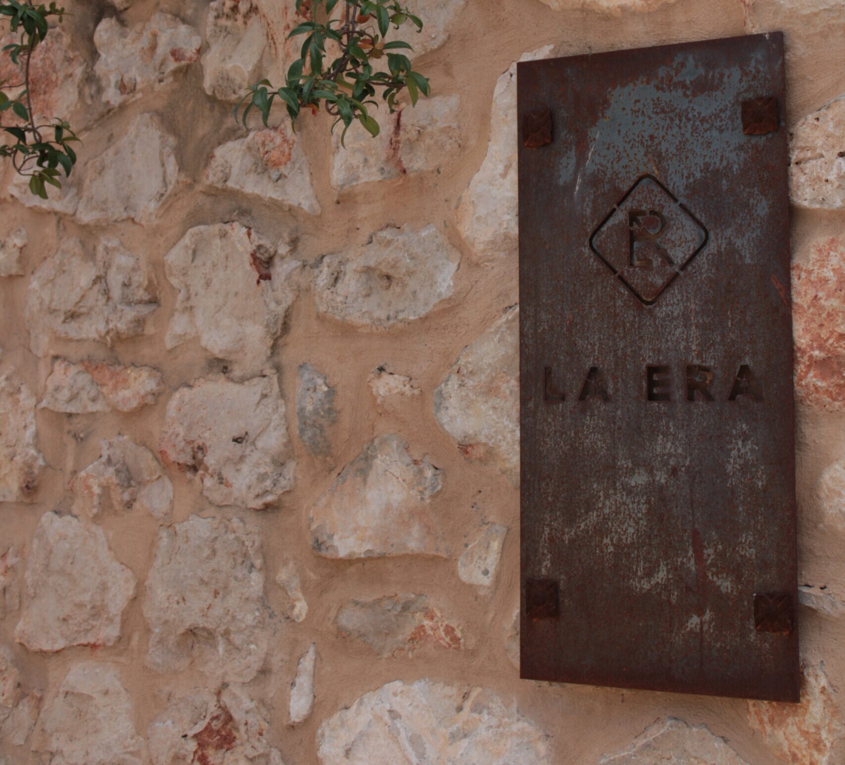 bodegas la era entrada